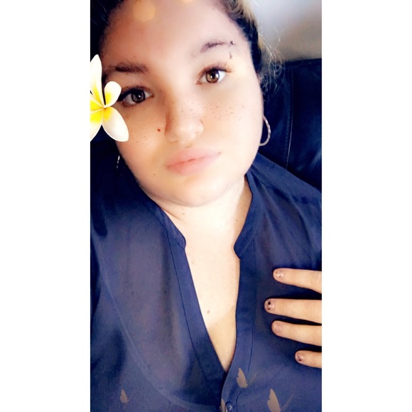 Meet your Posher, Christina - Picture 4 of 5